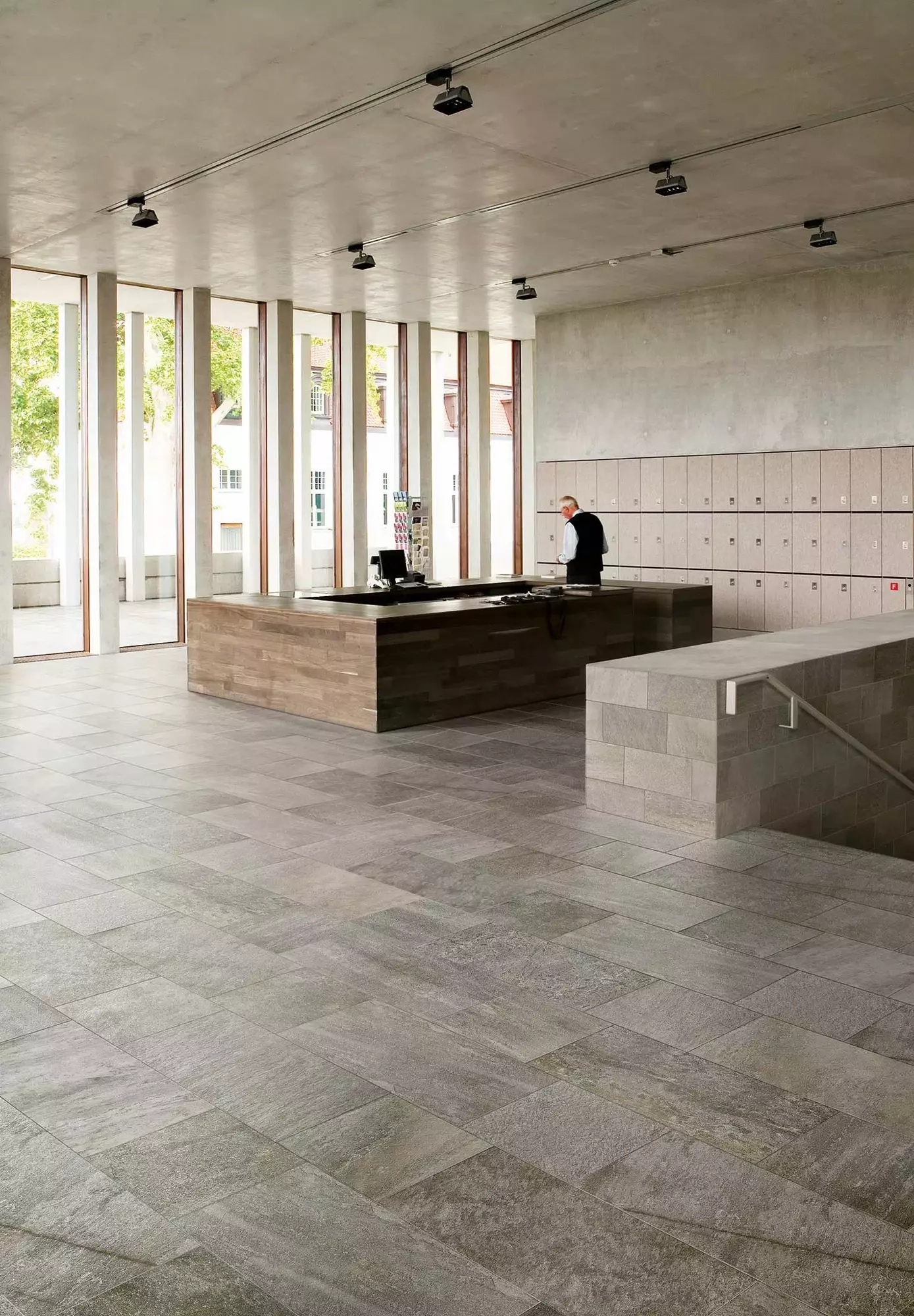 Floor Gres Walks 1.0 Gray 20 Mm 40X120 Ret  740561